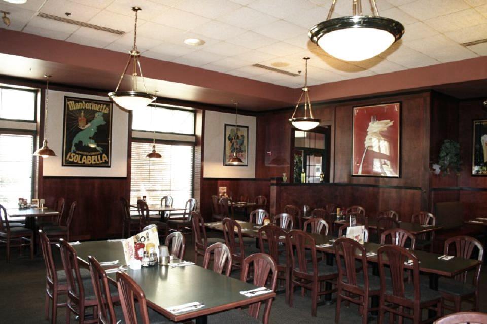 The Plaza Hotel & Suites Winona Restaurant foto